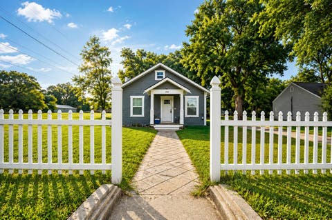Photo of 1526 Ithaca, Nederland, TX 77627 (MLS # 269065)