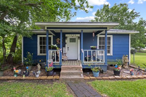 Photo of 1230 Orange, Vidor, TX 77662 (MLS # 266935)
