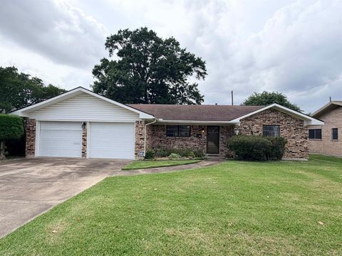 Property photo of 3152 Sandalwood, Port Neches, TX 77651