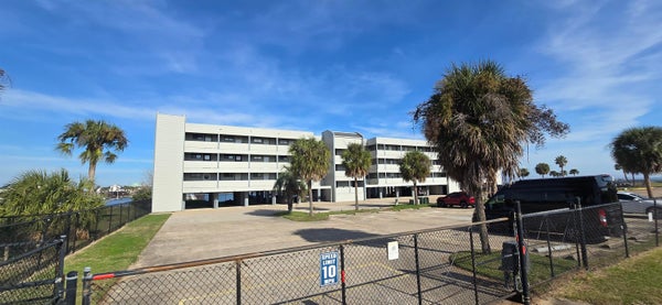 560 PLEASURE ISLAND BLVD APT 111, PORT ARTHUR, TX 77640 - Image d5ad7a8d80f5676557b0185fec655a0f/3767358987