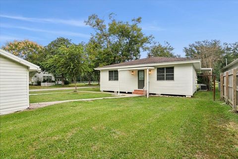 A home in Port Neches