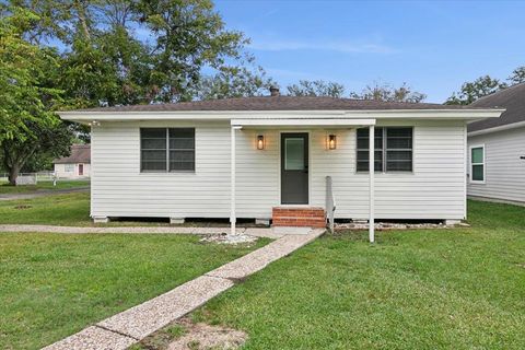 A home in Port Neches