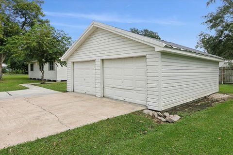 A home in Port Neches