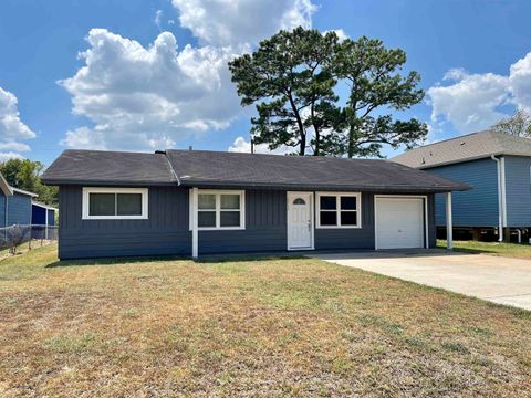 Photo of 5715 Crestland Loop, Beaumont, TX 77705 (MLS # 262684)