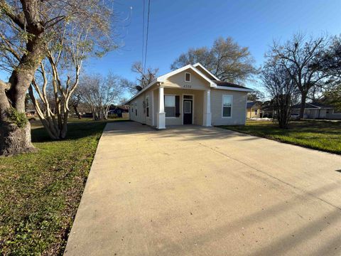 Photo of 4330 Lewis Drive, Port Arthur, TX 77642 (MLS # 264369)