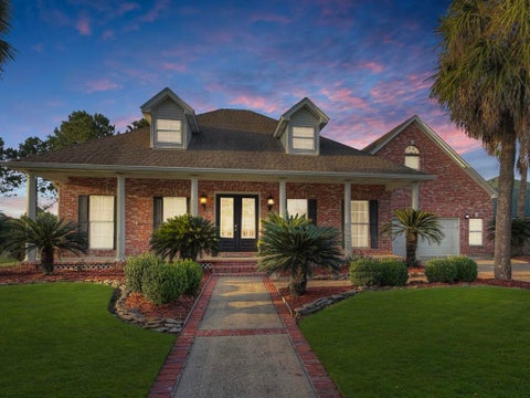 Photo of 8070 Willow Creek Dr, Beaumont, TX 77707 (MLS # 270372)
