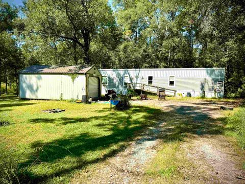 A home in Mauriceville