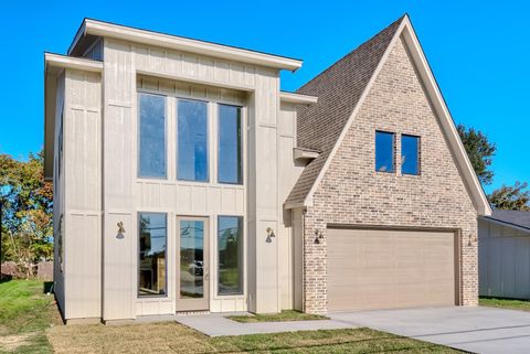 A home in Port Neches