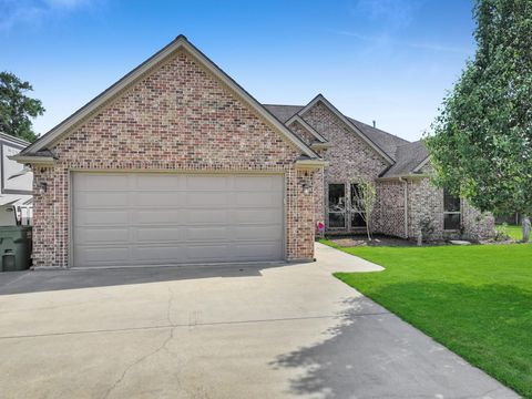 Photo of 10165 E Greenwood Dr, Orange, TX 77630 (MLS # 266773)