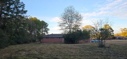 A home in Silsbee