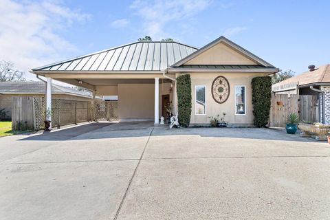 Photo of 5855 Woodway Dr, Beaumont, TX 77707 (MLS # 265297)