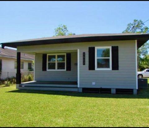 Photo of 1002 Block Street, Port Neches, TX 77651 (MLS # 268395)