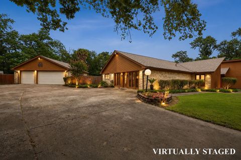 Photo of 3805 Huntwick Dr, Orange, TX 77630 (MLS # 268510)