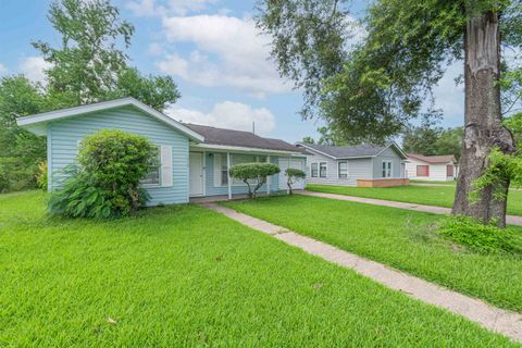 Property photo of 2315 Butler Dr, Orange, TX 77630