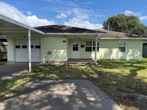 Photo of 815 S 15th St, Nederland, TX 77627 (MLS # 271783)