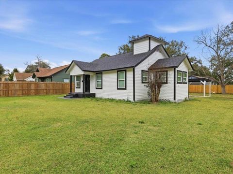 Photo of 5395 Fairview Avenue, Beaumont, TX 77705 (MLS # 264145)