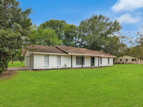 Property photo of 290 E Smith St, Sour Lake, TX 77659