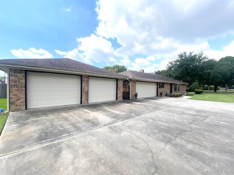 A home in Port Neches