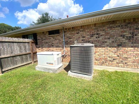 A home in Port Neches