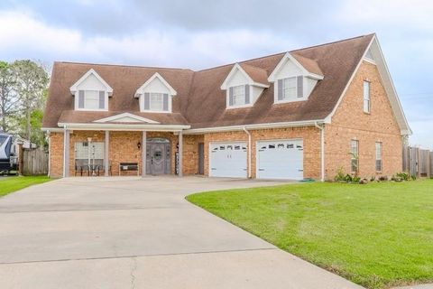 Photo of 3153 Ronshire, Port Neches, TX 77651 (MLS # 265926)