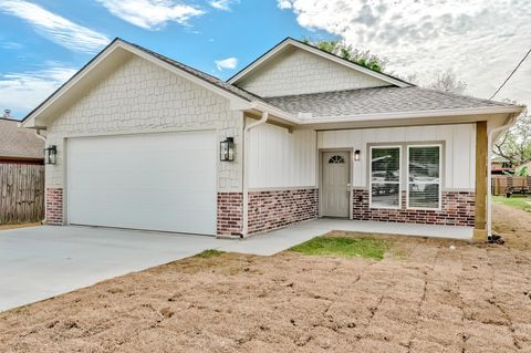 Photo of 6250 Capitol, Groves, TX 77619 (MLS # 266855)