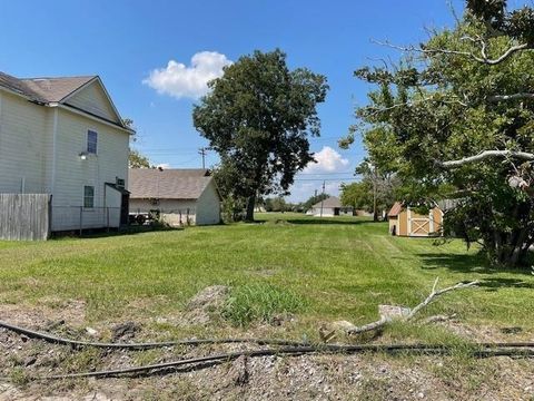 Photo of 1011 6th, Port Arthur, TX 77640 (MLS # 264407)