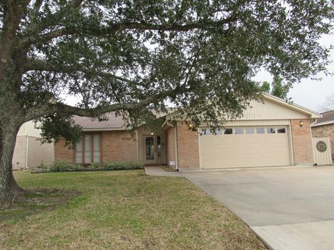 Photo of 6735 Marshall Place Dr, Beaumont, TX 77706 (MLS # 265525)
