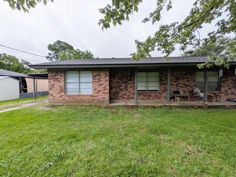 Photo of 2342 Wise St, Bridge City, TX 77611 (MLS # 268192)