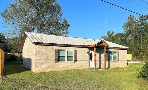 A home in Silsbee