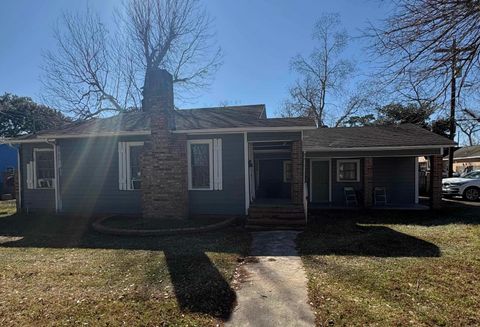 Photo of 4095 woodlawn, Beaumont, TX 77703 (MLS # 264757)