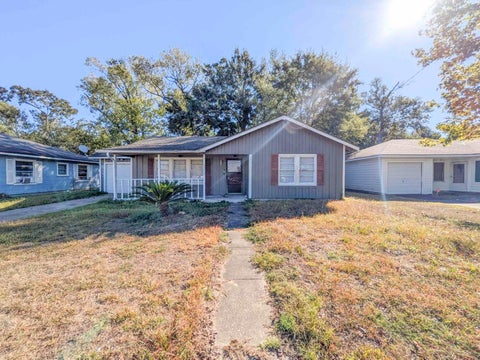 Photo of 2306 Butler, Orange, TX 77630 (MLS # 271921)