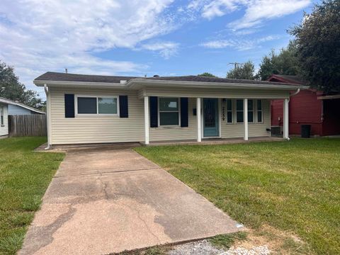 A home in Port Neches