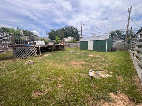 A home in Port Neches