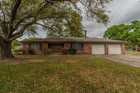 Photo of 1450 Bassett St., Orange, TX 77632 (MLS # 266183)