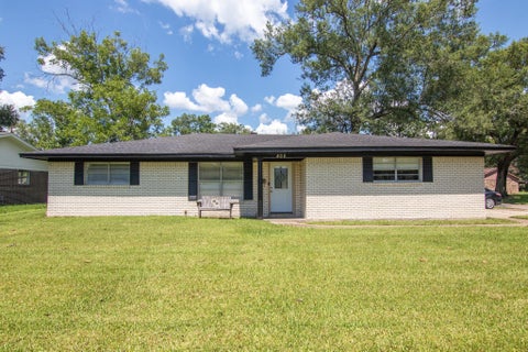 Photo of 800 Lamar, Vidor, TX 77662 (MLS # 271144)