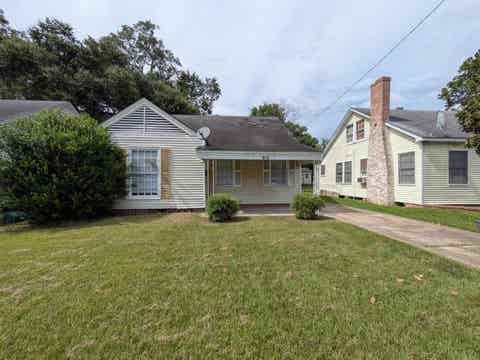 Photo of 1810 Roberts St, Beaumont, TX 77701 (MLS # 270090)