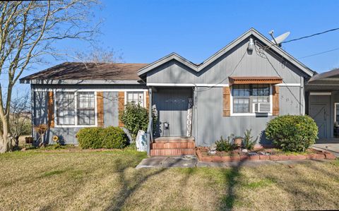 Photo of 8054 Beauxart Garden Road, Nederland, TX 77627 (MLS # 265256)