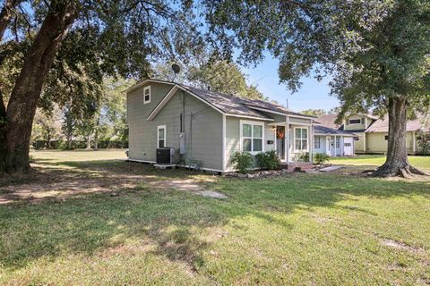 A home in Port Neches