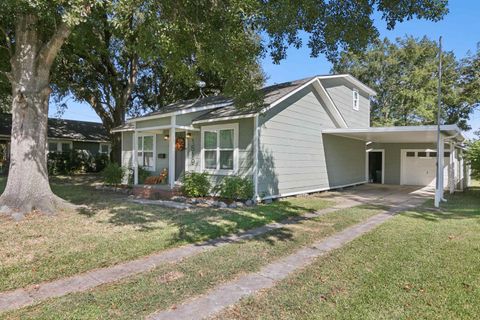 A home in Port Neches