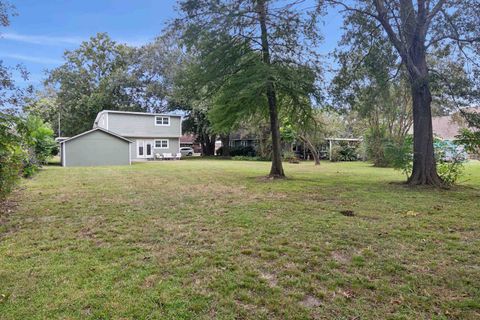 A home in Port Neches