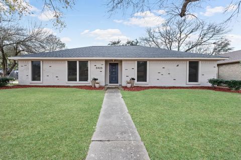 5925 Woodway Dr, Beaumont, TX 77707 - #: 245681