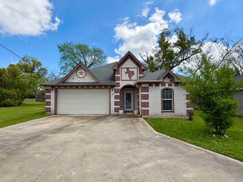 Photo of 116 Sycamore St., Port Neches, TX 77651 (MLS # 266212)