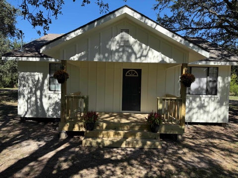 Photo of 190 E Darby, Bridge City, TX 77611 (MLS # 271620)