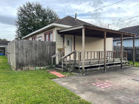 A home in Port Neches