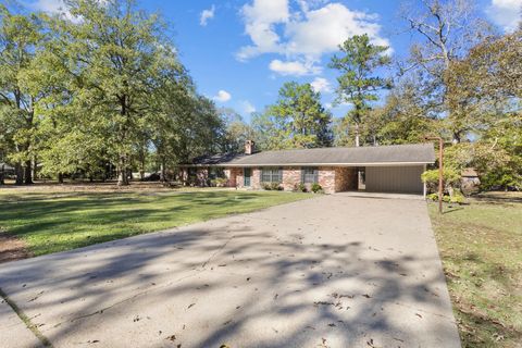 Photo of 140 County Road 776, Buna, TX 77612 (MLS # 263305)