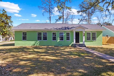Photo of 670 N 10th Street, Silsbee, TX 77656 (MLS # 265367)