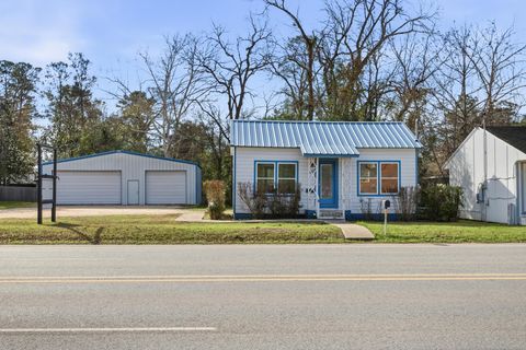 Photo of 415 W Bluff, Woodville, TX 75979 (MLS # 264240)