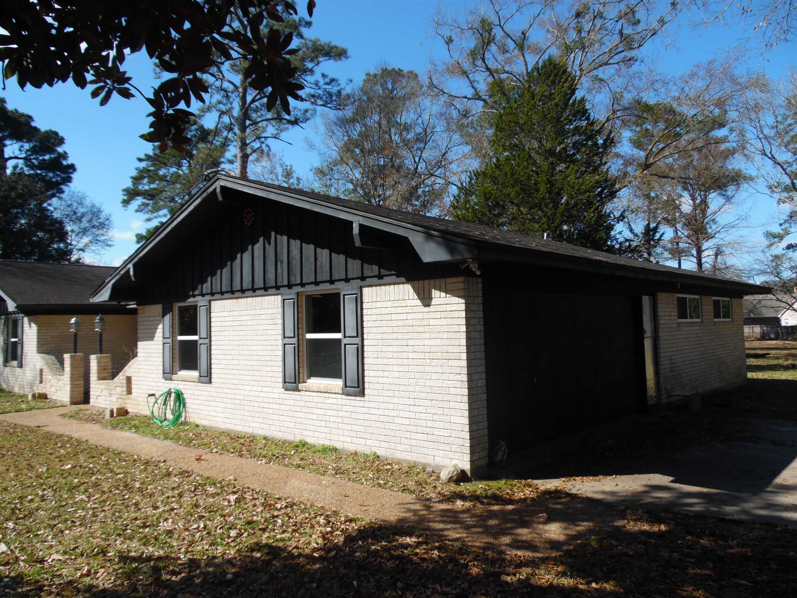 Lumberton, Texas 77657, United States, 4 Bedrooms Bedrooms, ,3 BathroomsBathrooms,Residential,Pending,10676