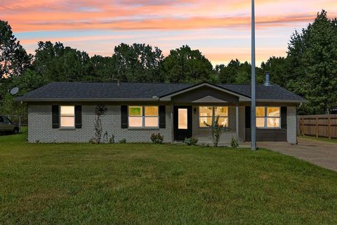 A home in Vidor