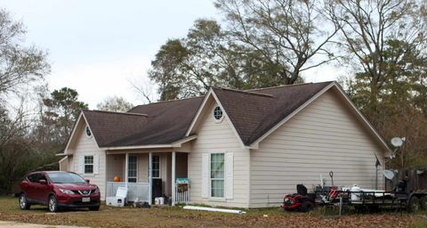 A home in Silsbee